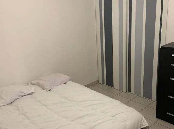Chez Miky מלון *